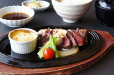 国産牛フィレ肉の鉄板焼き