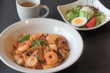 魚介と茸のトマトパスタ