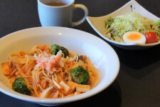 ずわい蟹入りトマトクリームパスタ